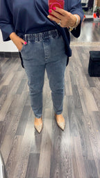 Pantalone jeans stretto 306